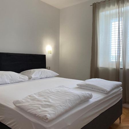 Apartment Svemir Primošten Kültér fotó