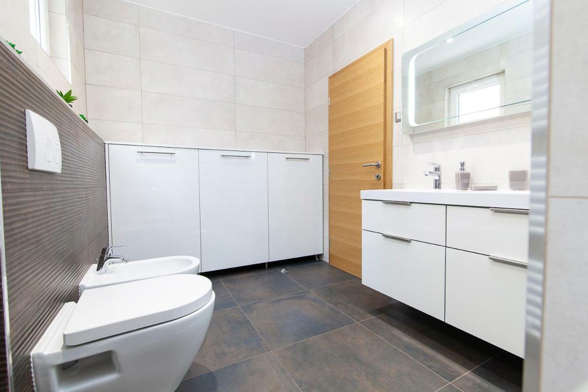 Apartment Svemir Primošten Kültér fotó